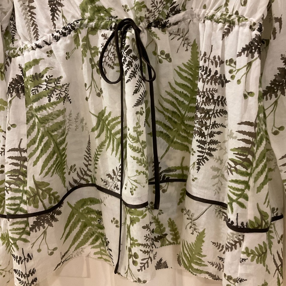 Lightweight Blouse, 55% Silk, 45% Cotton, White and Green Leaf Print, Sz 12 - Picture 3 of 13